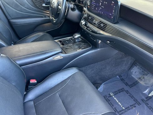 Used 2022 Lexus LS 500 w/ Cold Weather Package (CK) RWD image 15