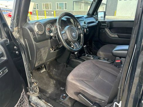 Used 2013 Jeep Wrangler Unlimited Sport image 9