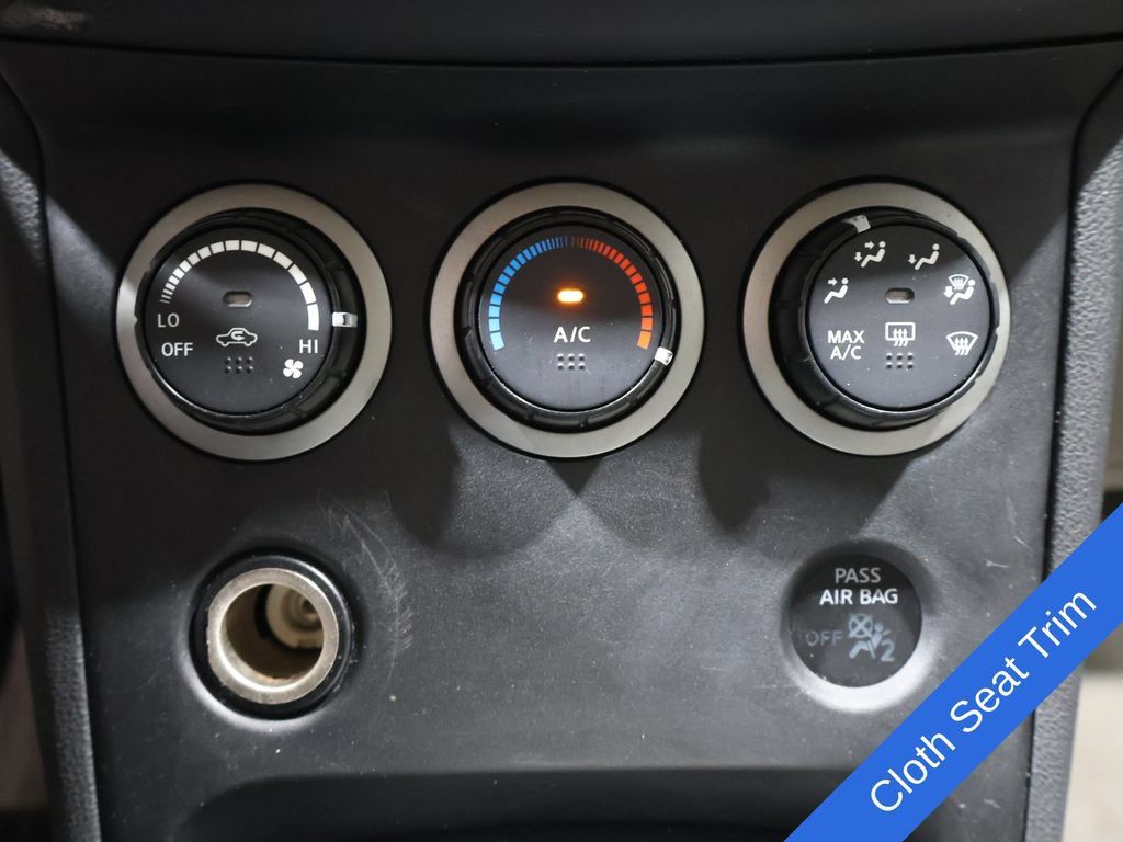 Used 2013 Nissan Rogue S AWD/4WD image 6