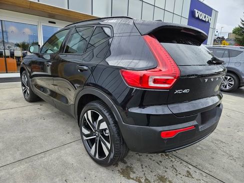 Used 2025 Volvo XC40 B5 Plus AWD/4WD image 7