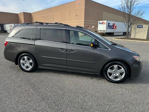Used 2013 Honda Odyssey Touring Elite image 38