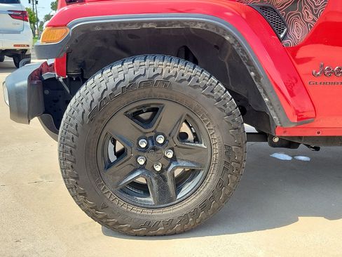 Used 2021 Jeep Gladiator Sport AWD/4WD image 15