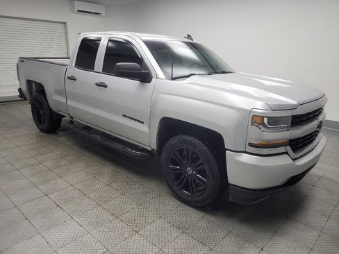 Used 2019 Chevrolet Silverado 1500 Custom w/ Custom Convenience Package image 11