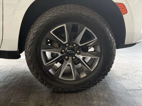 Used 2023 Chevrolet Suburban Z71 AWD/4WD image 27