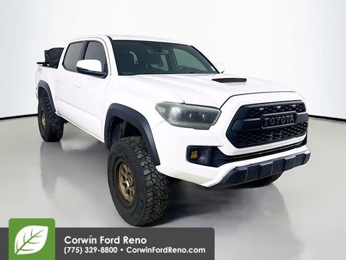 Used 2018 Toyota Tacoma TRD Off-Road w/ Technology Package image 1