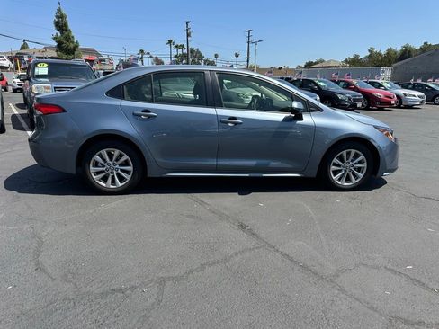 Used 2024 Toyota Corolla LE w/ LE Convenience Package FWD image 5