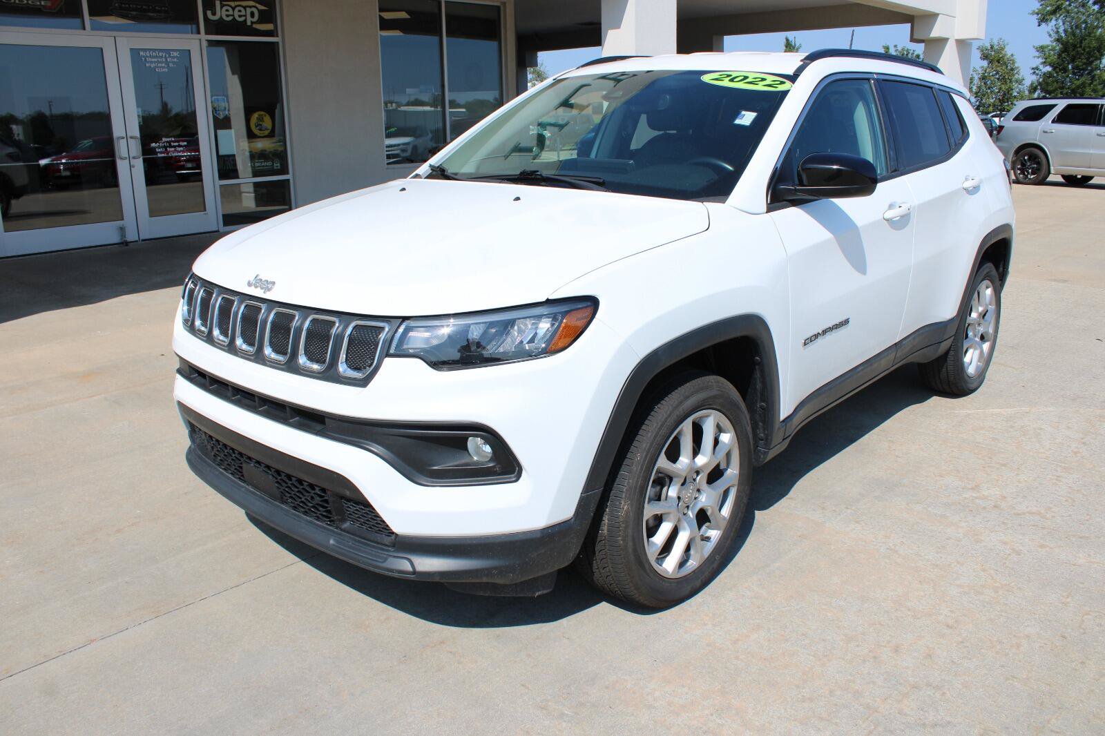 Used 2022 Jeep Compass Latitude AWD/4WD image 2