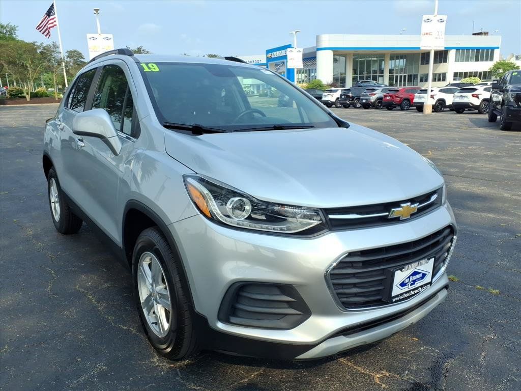 Used 2019 Chevrolet Trax LT w/ LT Convenience Package AWD/4WD image 1