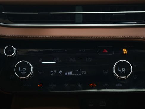 Used 2024 INFINITI QX60 Sensory image 17