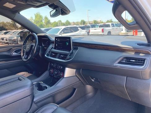 Used 2022 Chevrolet Suburban Premier AWD/4WD image 28