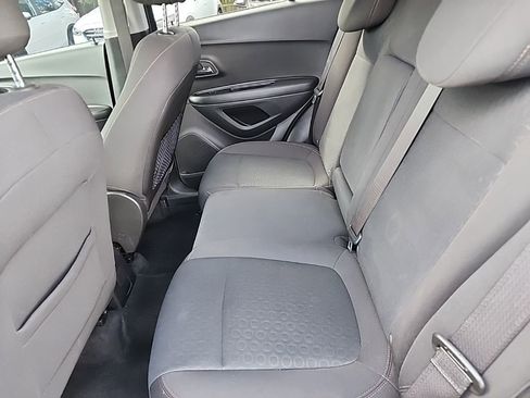 Used 2020 Chevrolet Trax LS w/ Tint and Cruise Package FWD image 32