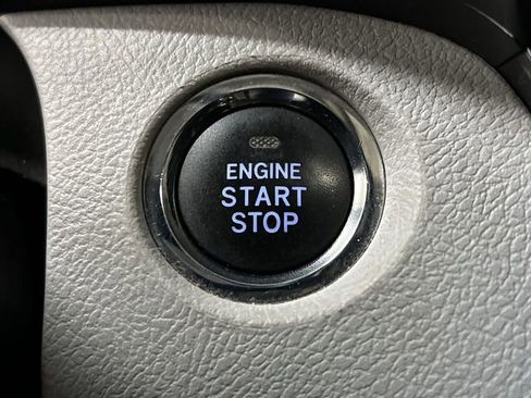 Used 2015 Toyota Sienna XLE image 16