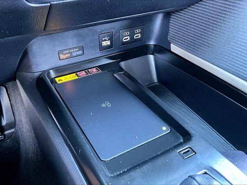 Certified 2025 Toyota Camry SE w/ Convenience Package image 31