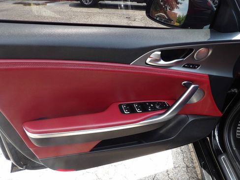 Used 2018 Kia Stinger GT2 AWD/4WD image 6