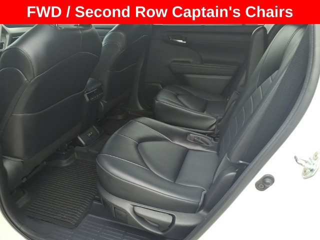 Used 2022 Toyota Highlander XLE FWD image 35