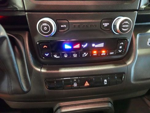 Used 2024 RAM ProMaster 3500 w/ Convenience Group image 20