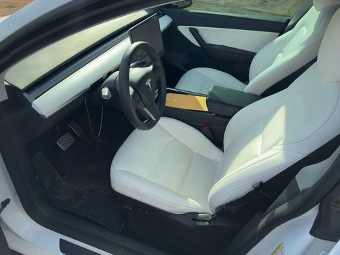 Used 2021 Tesla Model Y Long Range image 5