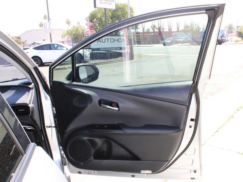 Used 2018 Toyota Prius Prime Premium FWD image 7