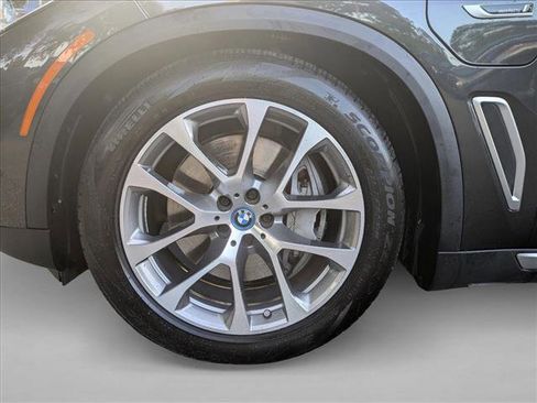 Used 2022 BMW X5 xDrive45e w/ Executive Package AWD/4WD image 24