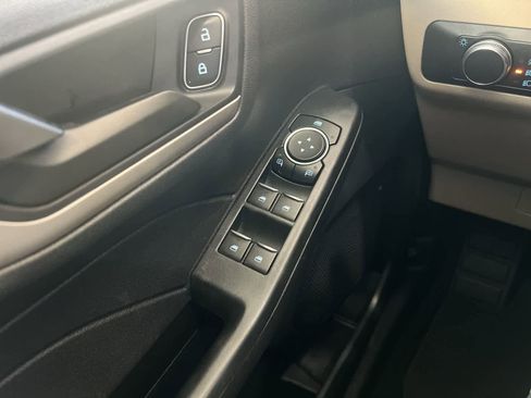 Used 2022 Ford Escape SE w/ SE Sport Appearance Package image 23