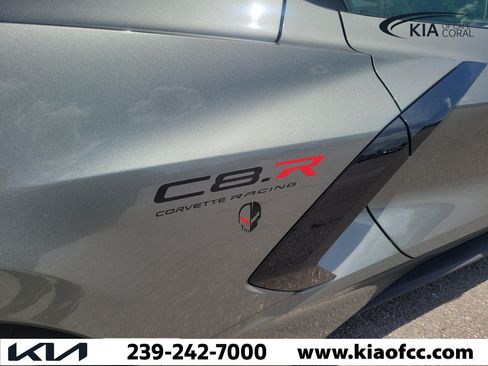 Used 2022 Chevrolet Corvette Stingray Premium Conv w/ Z51 Performance Package RWD image 10