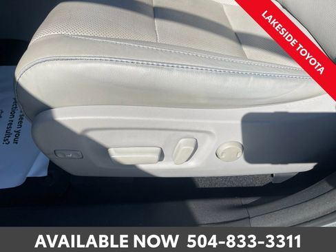 Certified 2017 Toyota Highlander Limited image 32