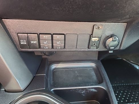 Used 2017 Toyota RAV4 SE w/ Power Special Value Package image 29