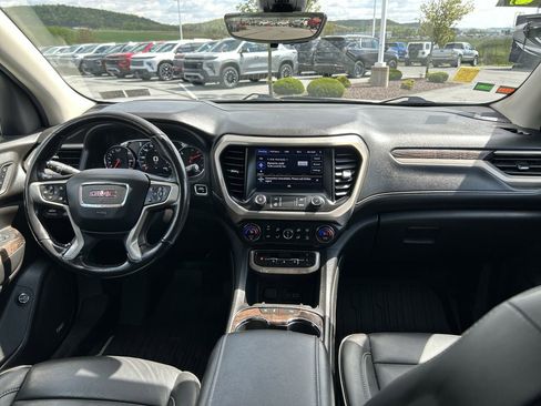 Used 2021 GMC Acadia Denali w/ Denali Technology Package AWD/4WD image 16