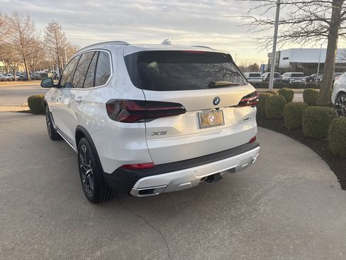 New 2026 BMW X5 xDrive50e image 3