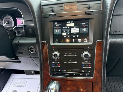 Used 2016 Lincoln Navigator Select image 38