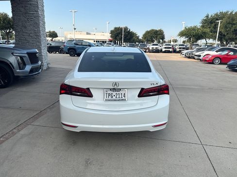 Used 2017 Acura TLX FWD image 4