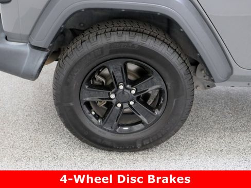 Used 2019 Jeep Wrangler Unlimited Sport image 6