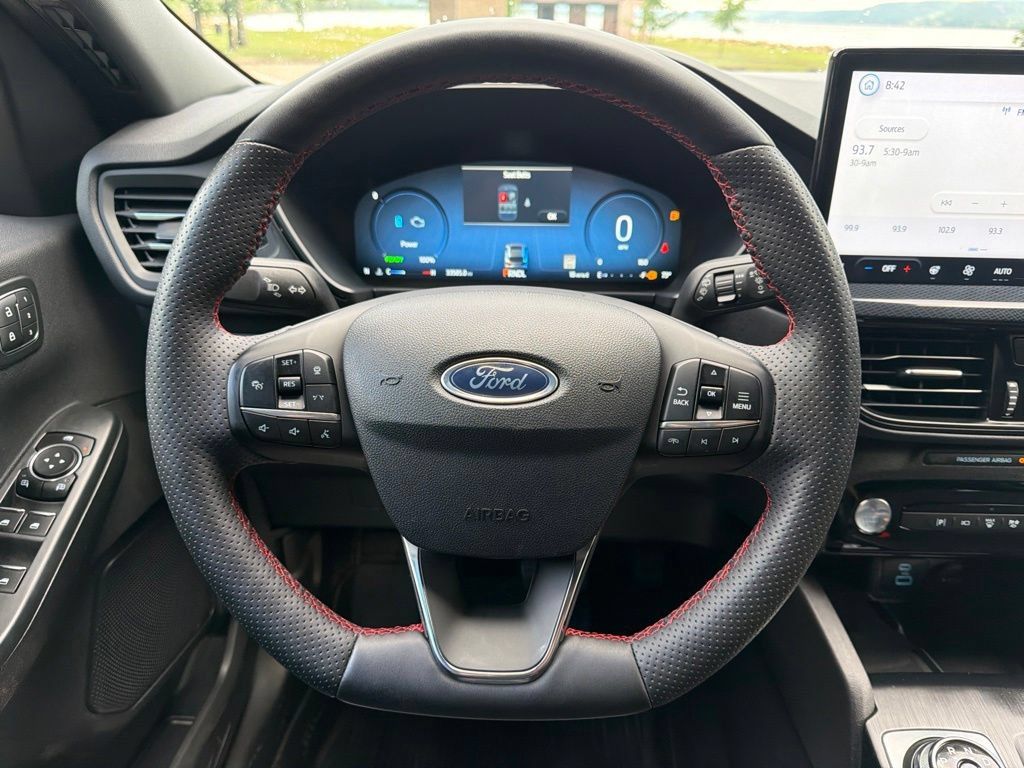 Used 2023 Ford Escape ST-Line Elite AWD/4WD image 14