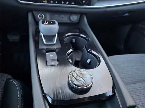 Used 2023 Nissan Rogue SV image 26