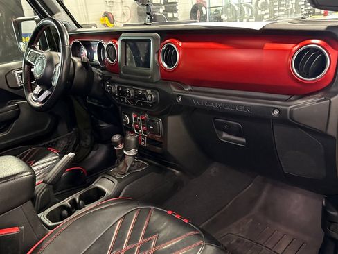 Used 2021 Jeep Wrangler Unlimited Rubicon AWD/4WD image 15