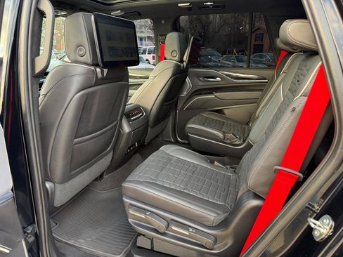 Used 2023 Cadillac Escalade V image 33
