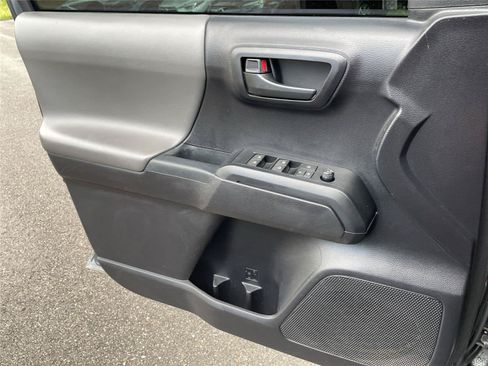 Used 2021 Toyota Tacoma SR AWD/4WD image 18