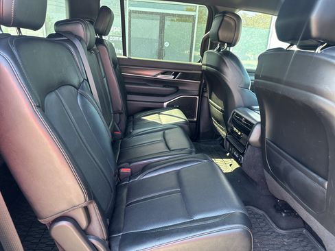 Used 2024 Jeep Wagoneer Series II w/ Flexible Seating Group RWD image 13