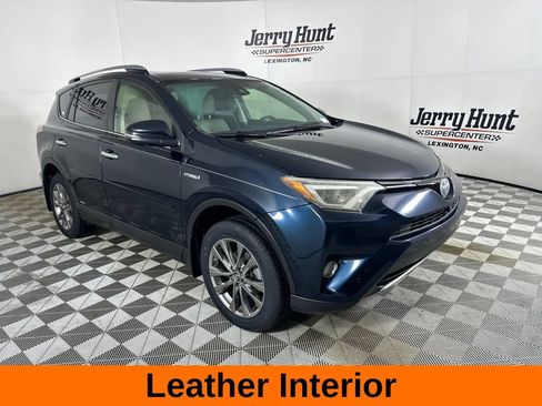 Used 2017 Toyota RAV4 Limited AWD/4WD image 5