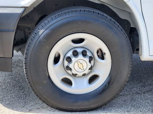 Certified 2025 Chevrolet Express 3500 LS RWD image 10