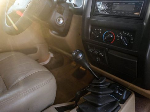 Used 2000 Jeep Wrangler Sahara AWD/4WD image 64
