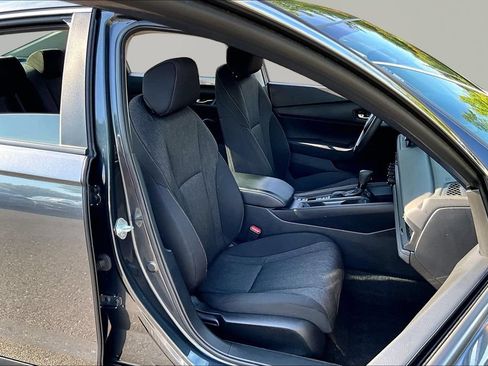Used 2025 Honda Accord LX image 19