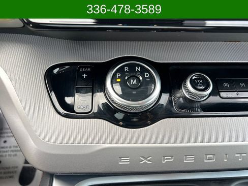 Used 2025 Ford Expedition Max Active AWD/4WD image 24
