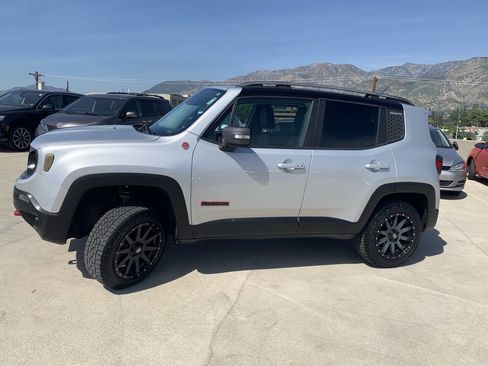 Used 2015 Jeep Renegade Trailhawk w/ Premium Leather Group AWD/4WD image 4