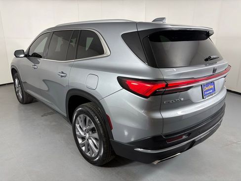 Used 2025 Buick Enclave Preferred FWD image 6