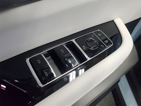 New 2026 Cadillac Vistiq Sport w/ LPO, Floor Liner Package image 8