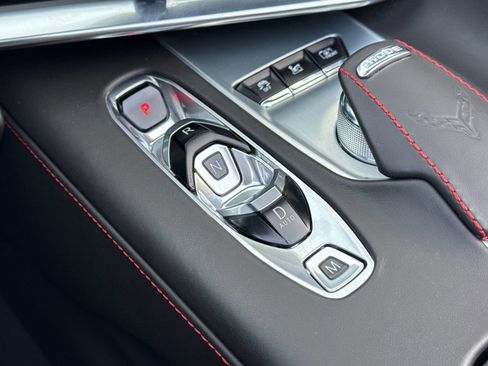 Used 2021 Chevrolet Corvette Stingray Premium Conv w/ Z51 Performance Package image 21