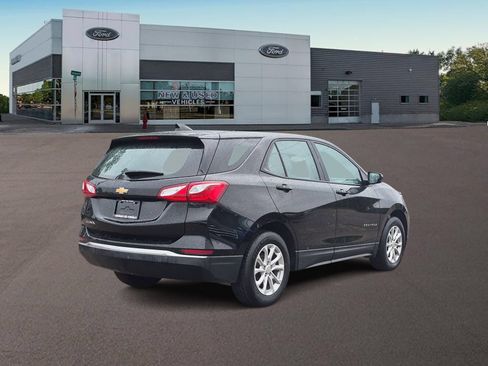 Used 2018 Chevrolet Equinox LS FWD image 9