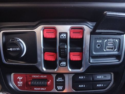 Used 2022 Jeep Gladiator Rubicon w/ LED Lighting Group AWD/4WD image 6