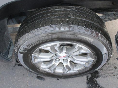 Used 2019 GMC Sierra 1500 SLT image 8